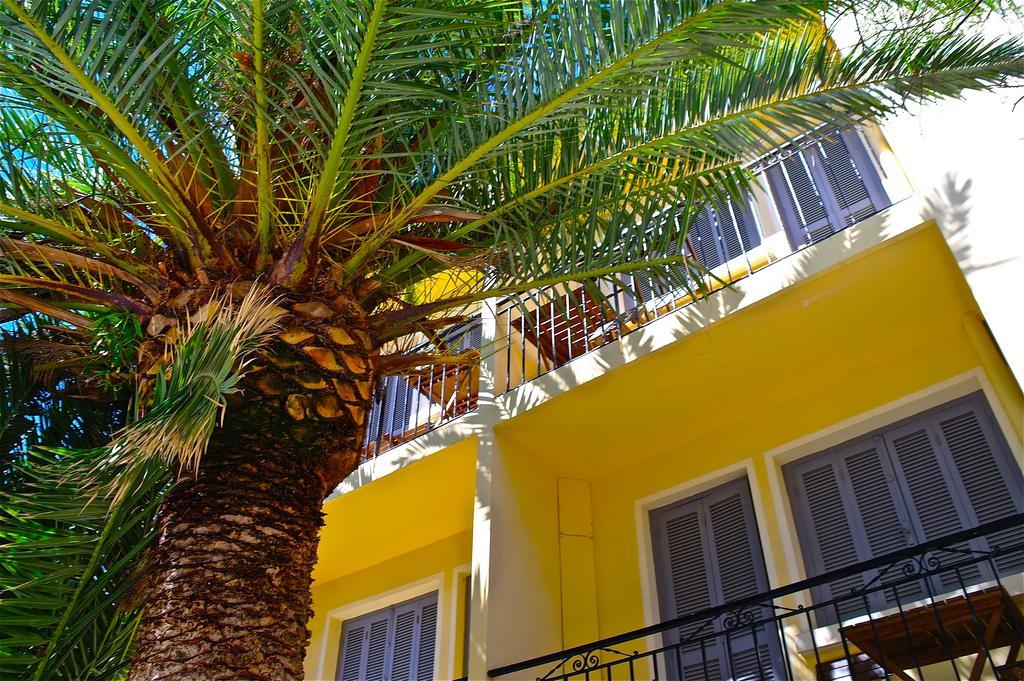 Hotel Le Grillon L'Ile-Rousse  Exterior photo